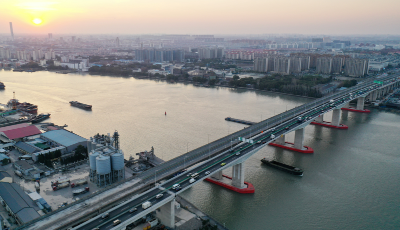 奉浦東橋全面通車.jpg
