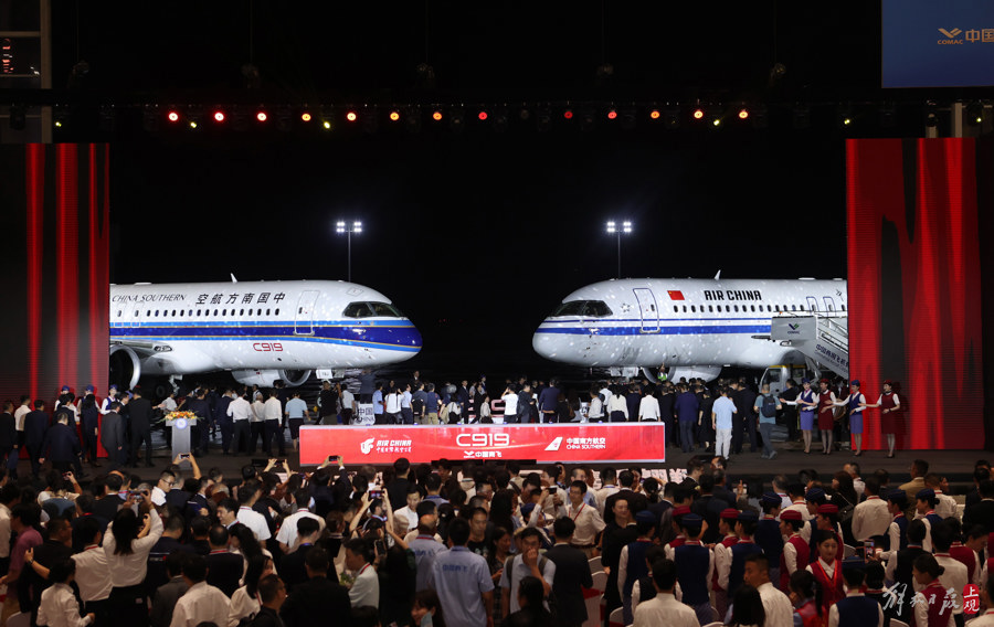 C919全面走向中國民航市場 國航南航接收各自首架國產(chǎn)大飛機(jī) 目前交付節(jié)奏顯著提速